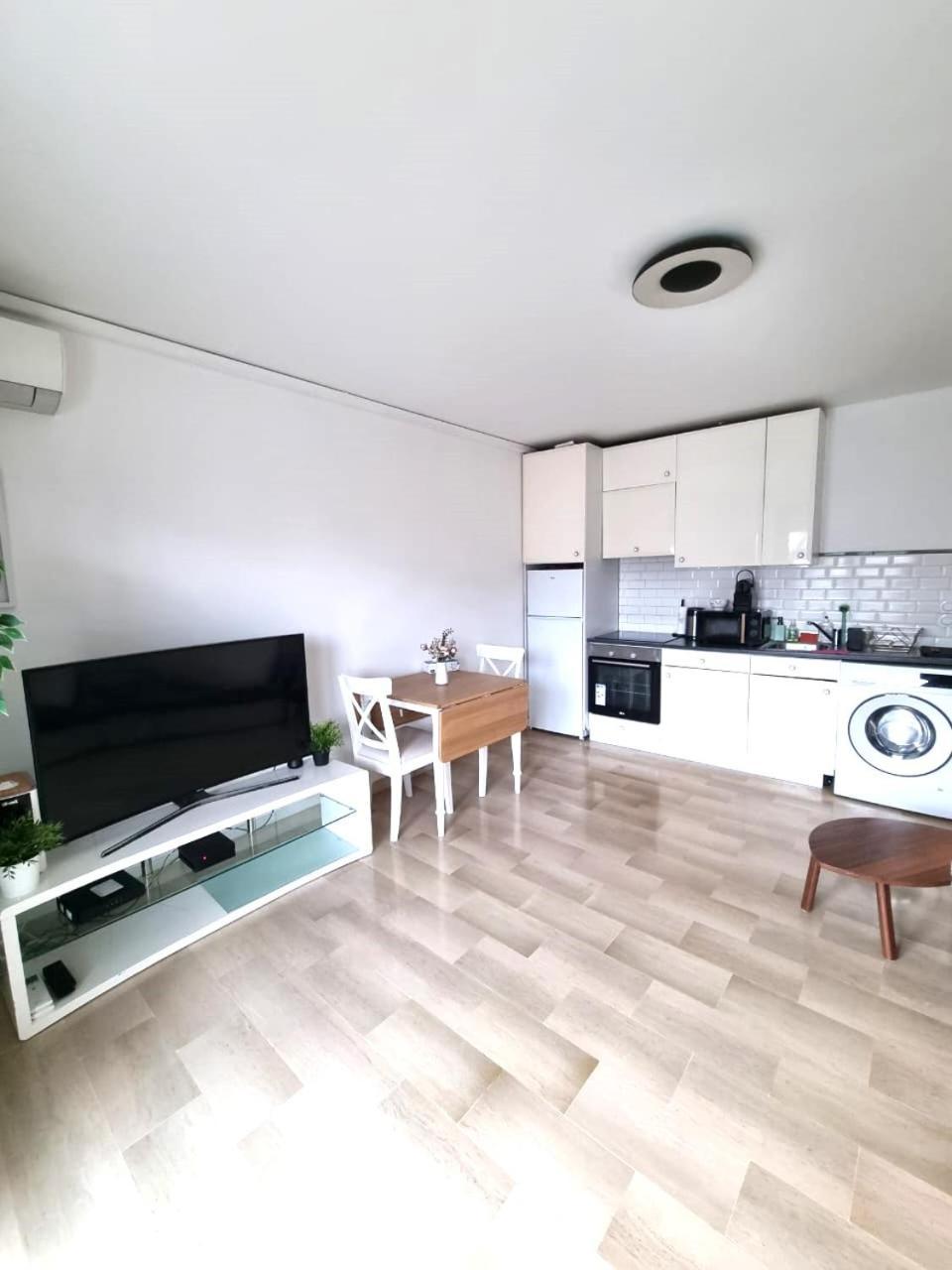 Apartment Inspiration By La Croisette